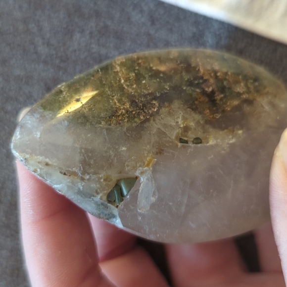 Moss agate teardrop crystal - Picture 4 of 4